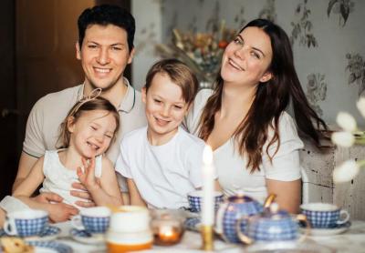 family of four, with two kids and two parents